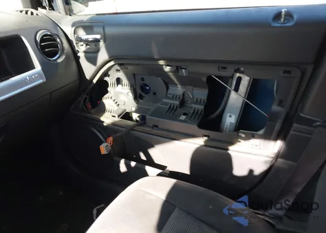 2017 Jeep Compass Sport 4X4 z USA, uszkodzony, nr VIN 1C4NJDBB8HD142917